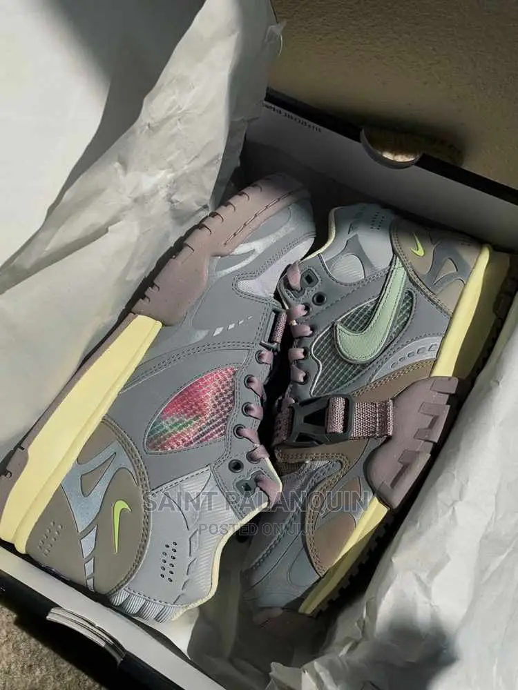 Nike Sneaker