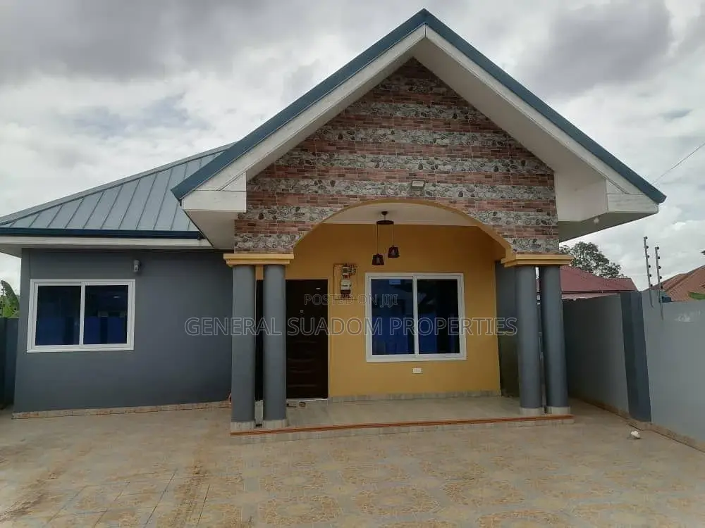 3bdrm House in Suadom Properties, Oyarifa for Sale