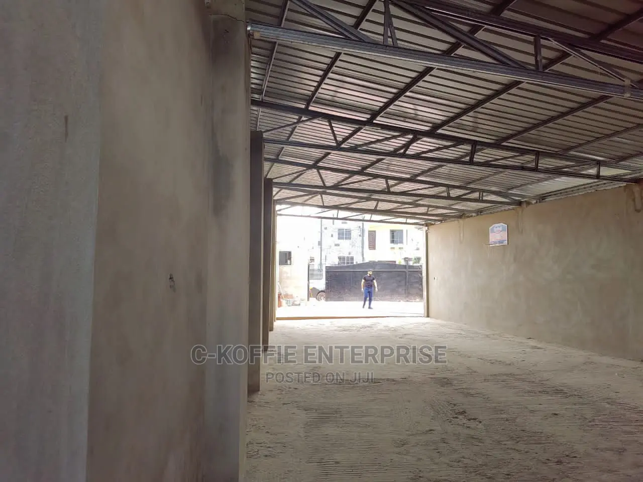 300 Sqm Warehouse + 4bed Selfcompound at Tema