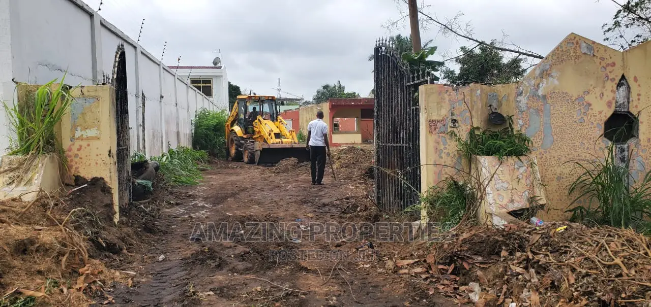 3 Plots of Land for Sale at Dzorwulu