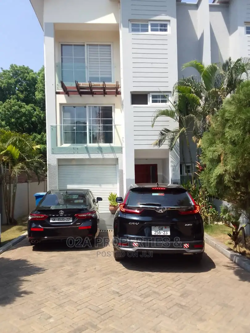4bdrm Townhouse/Terrace in Airport Residential Area for Sale