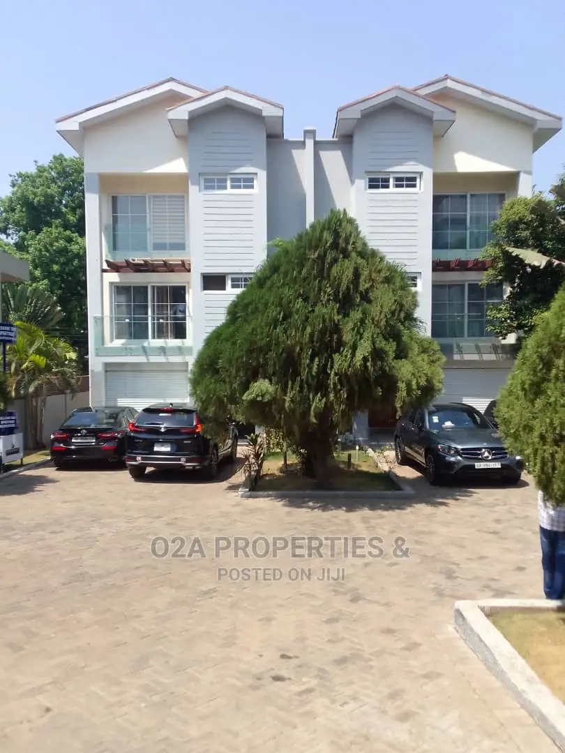 4bdrm Townhouse/Terrace in Airport Residential Area for Sale