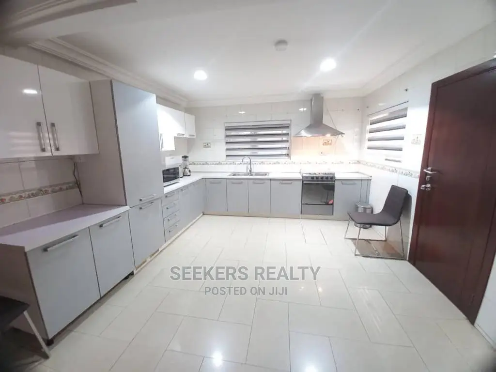 Furnished 4bdrm Townhouse / Terrace in Seekers Realty, East Legon