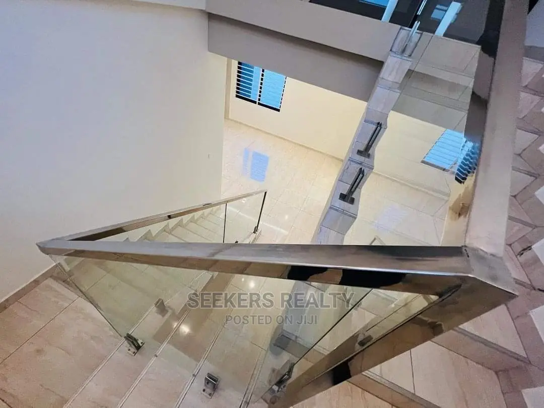 4bdrm House in Seekers Realty, Lake Side Estate for Sale