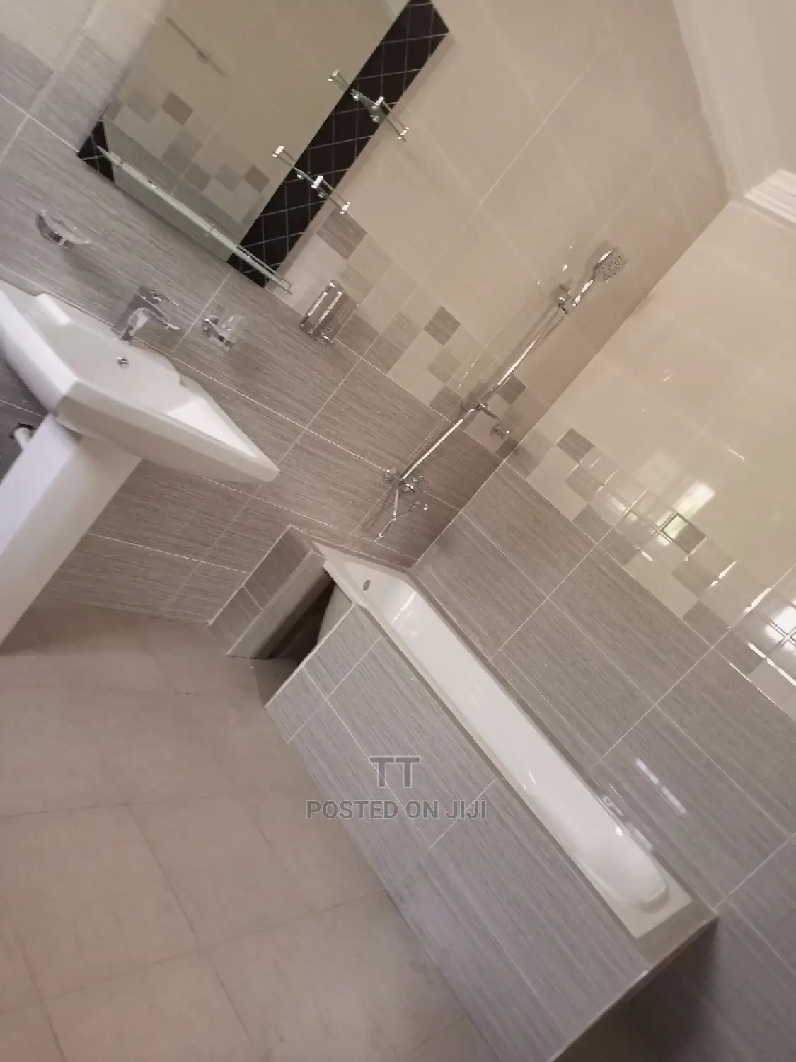 2bdrm House in Teshie Raster, Tseaddo for rent