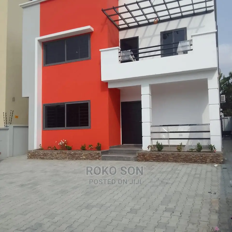 3bdrm Duplex in Dr Roko, The Mall for rent