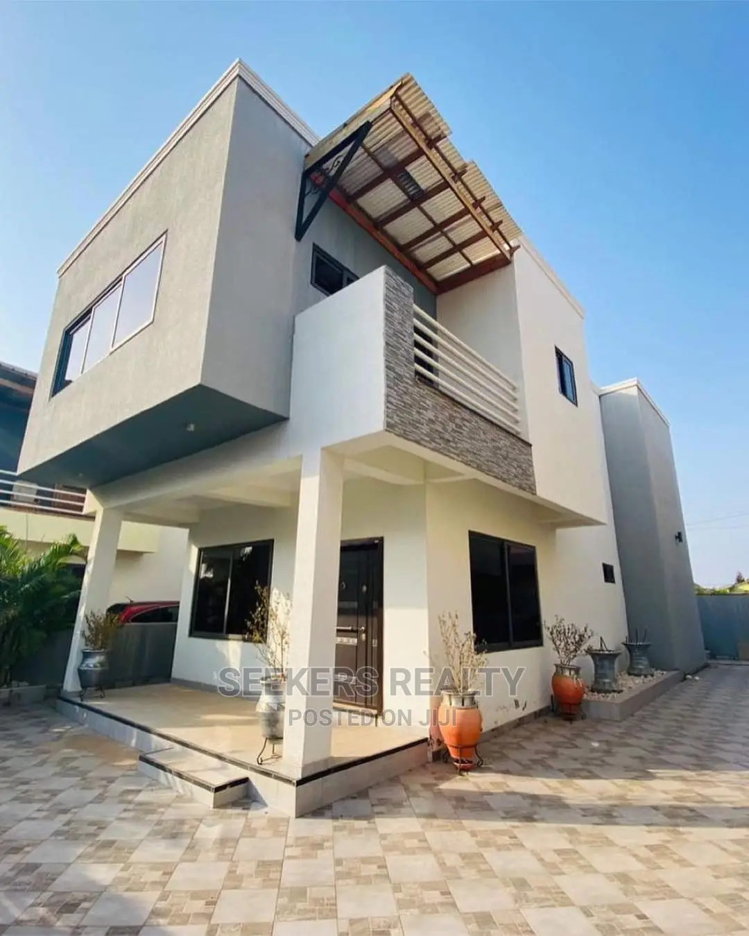 4bdrm Townhouse / Terrace in Seekers Realty, Haatso for Rent