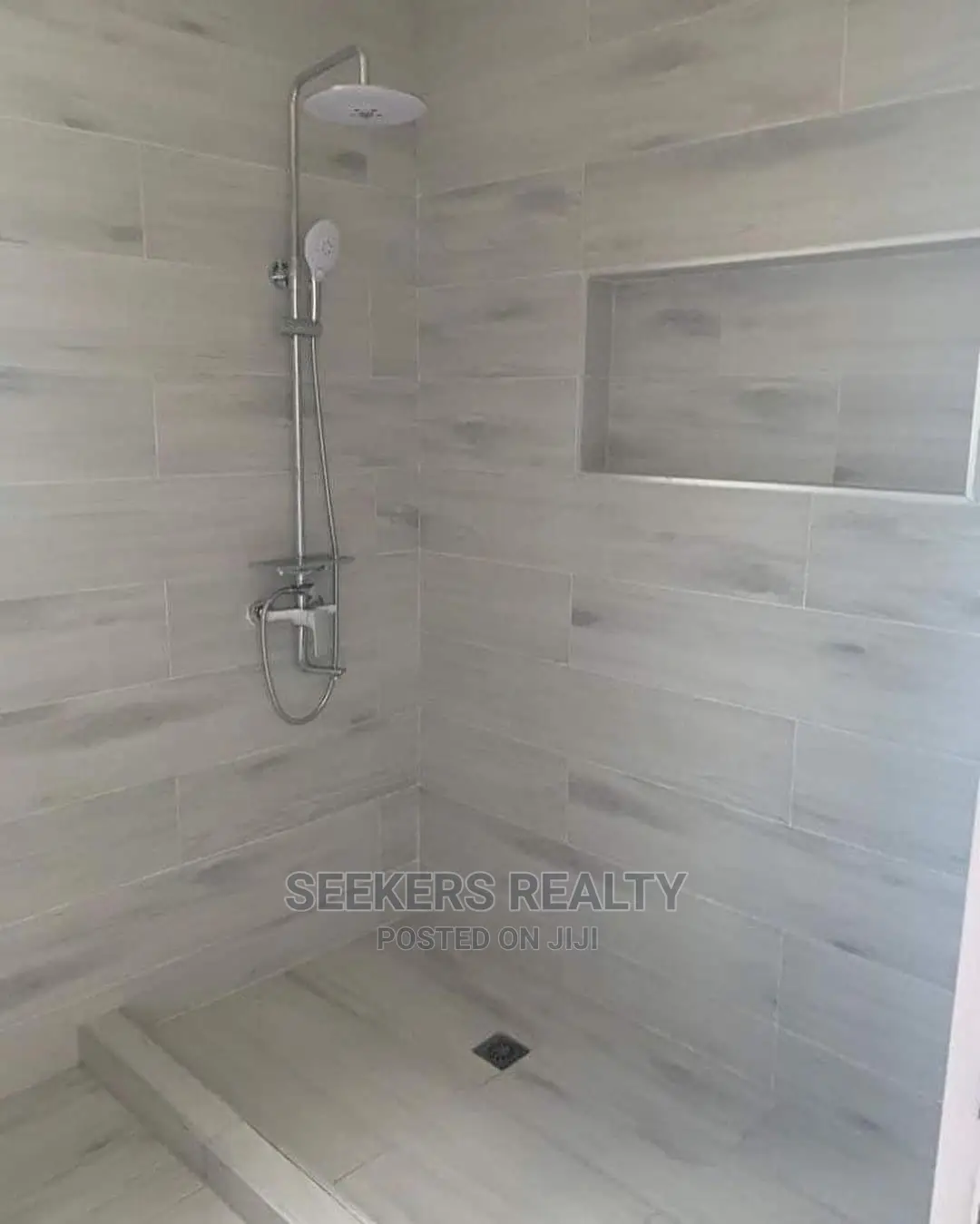 4bdrm Townhouse / Terrace in Seekers Realty, Haatso for Rent