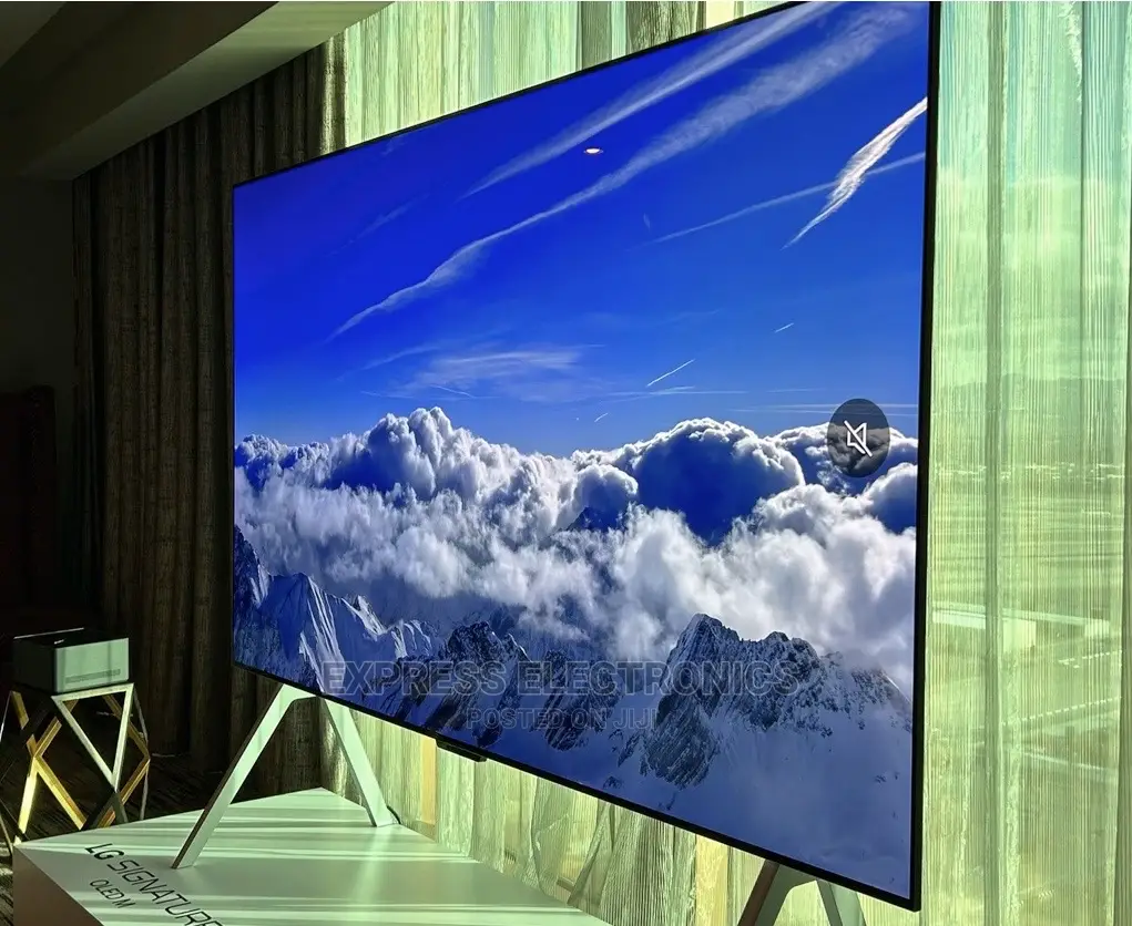 UHD Glossy All in One Tv Display LG 130”