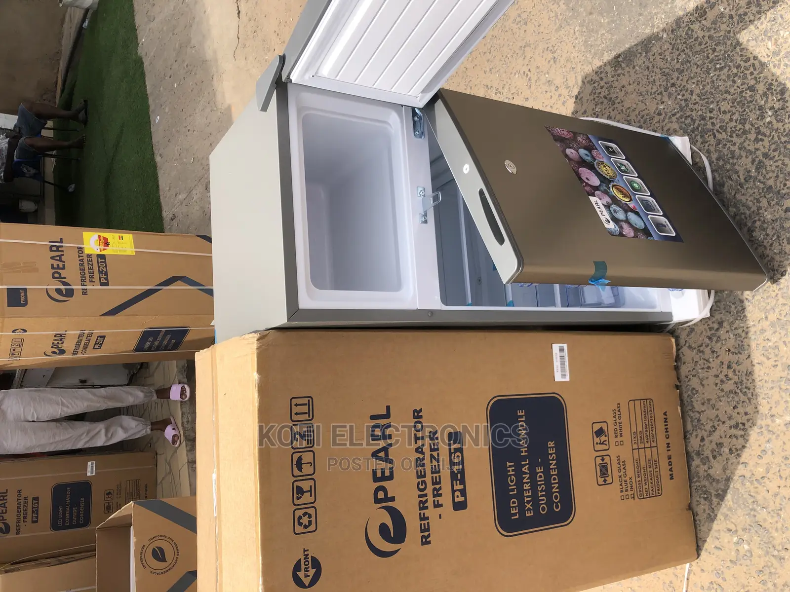Pearl PF-16T Table Top Double Door Refrigerator