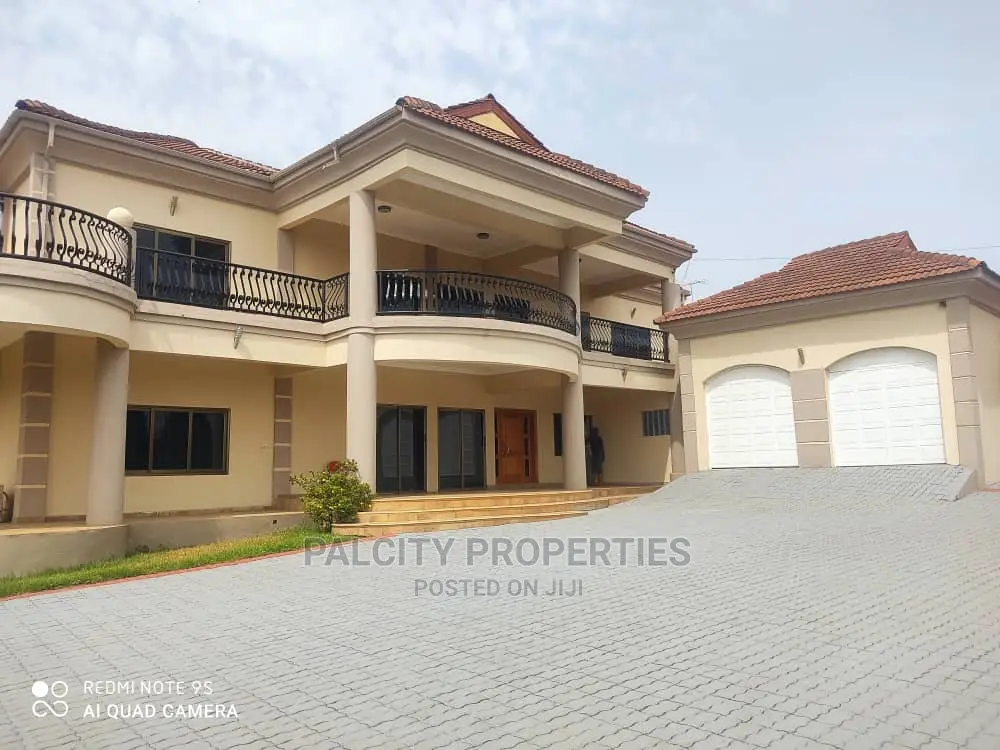 7bdrm House in Atasamanso, Kumasi Metropolitan for Rent