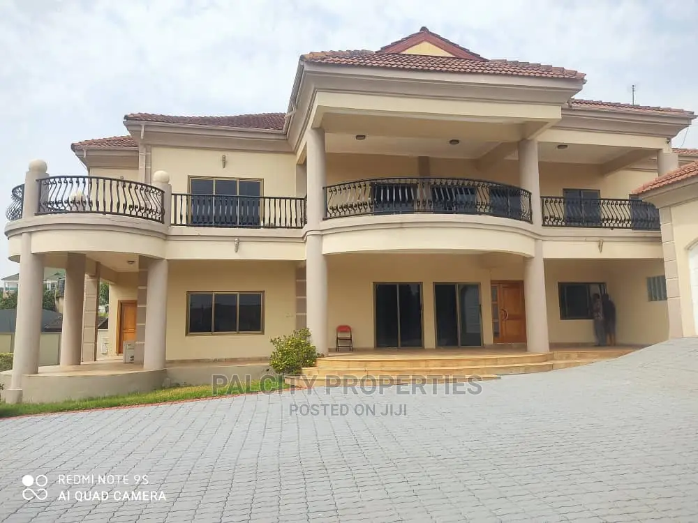 7bdrm House in Atasamanso, Kumasi Metropolitan for Rent