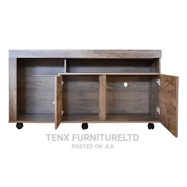Tv Stand (Castors/Rollers)