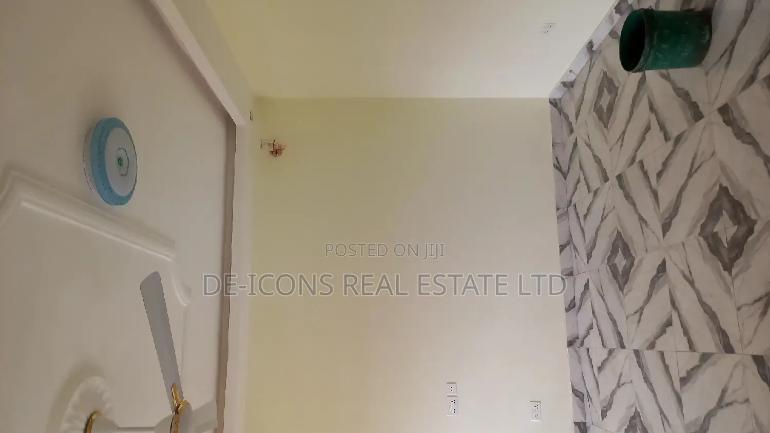 2bdrm Mansion in De-Icons Real Estate, Awutu Senya East Municipal