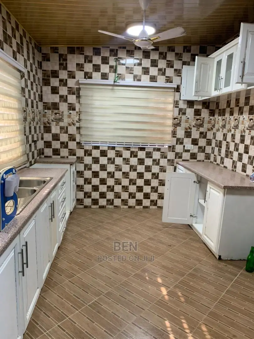 3bdrm Apartment in Kisseman, Achimota for Rent