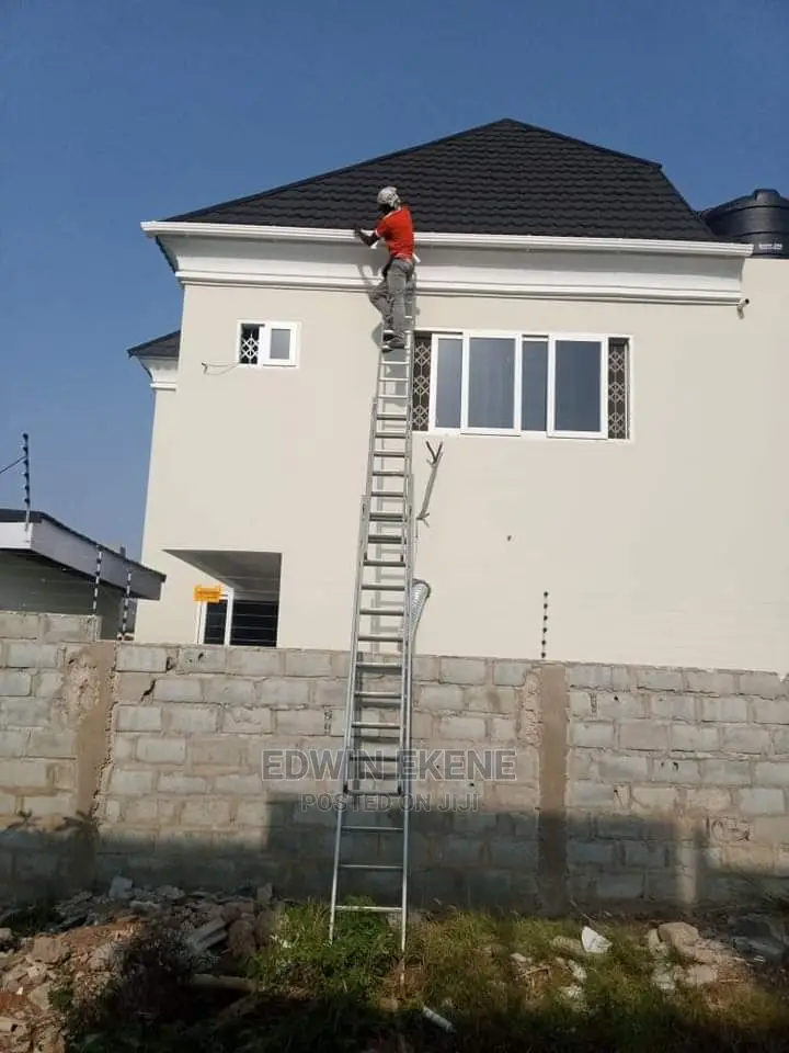 Installing Rain Gutters