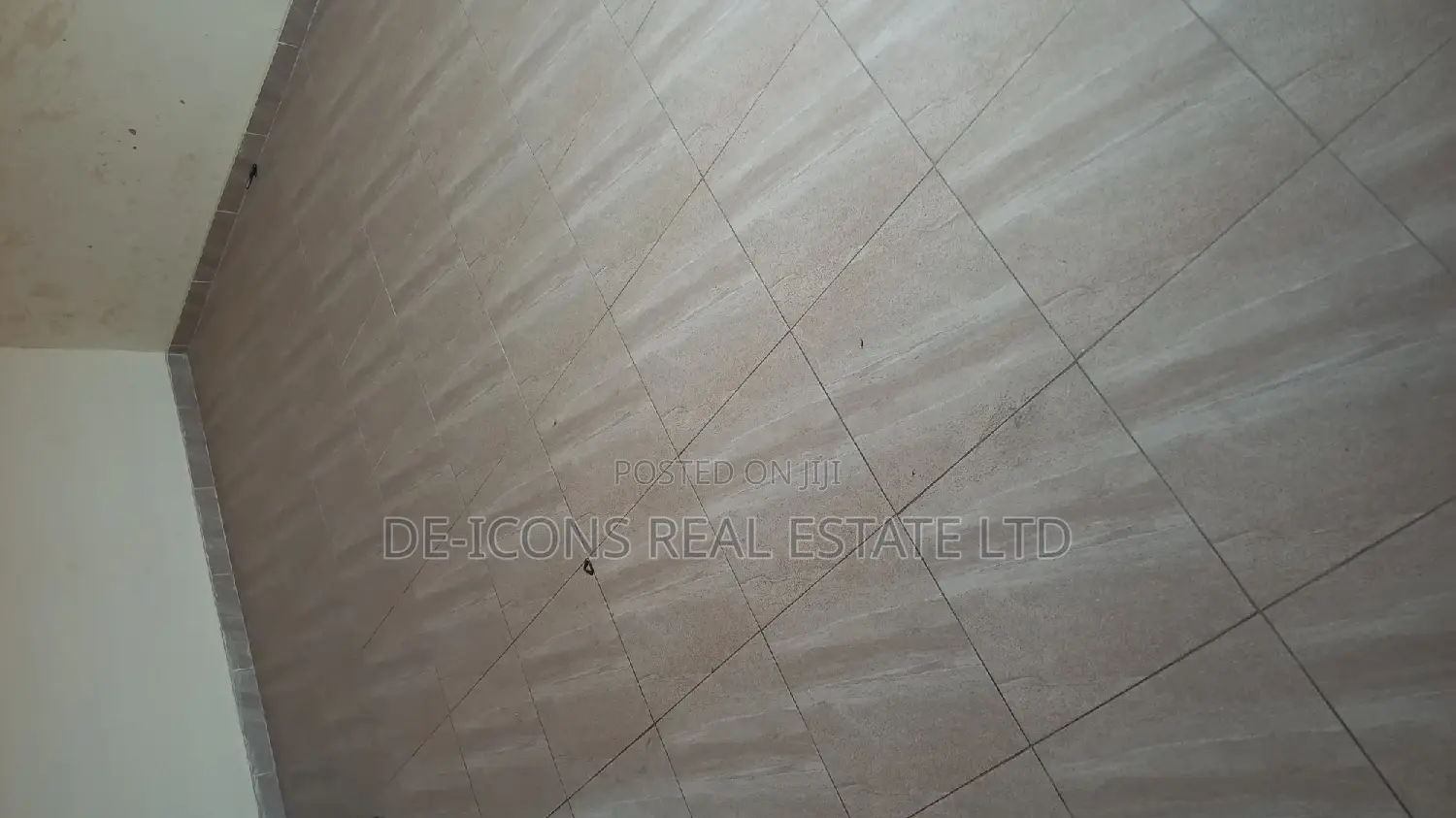 1bdrm Mansion in De-Icons Real Estate, Awutu Senya East Municipal