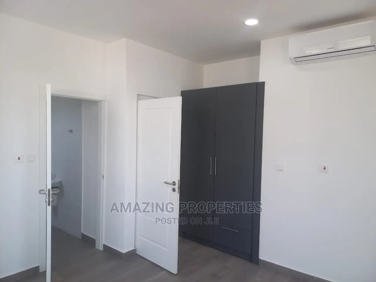 4bdrm Townhouse / Terrace in 4Bedroom Townhouse, Accra Metropolitan