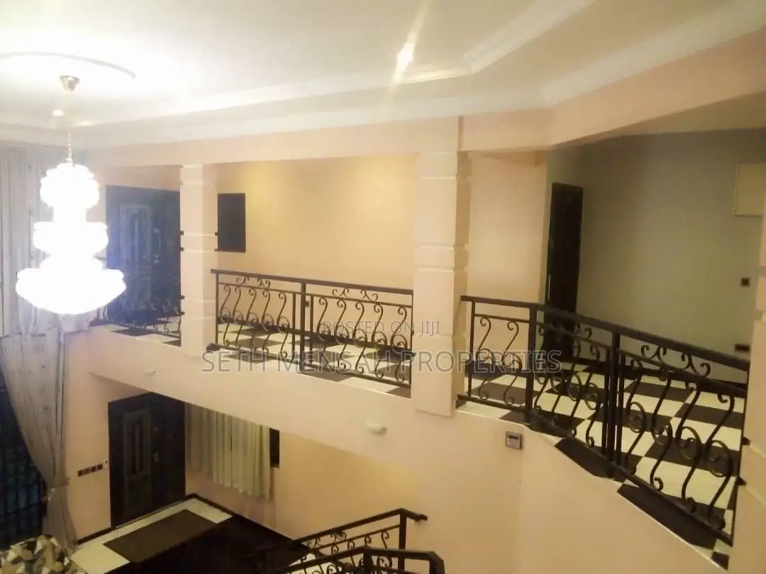 5bdrm House in Oyarifa for Sale