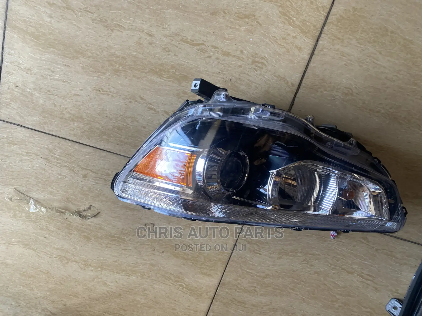 Mitsubishi Outlander 14 Headlight Available