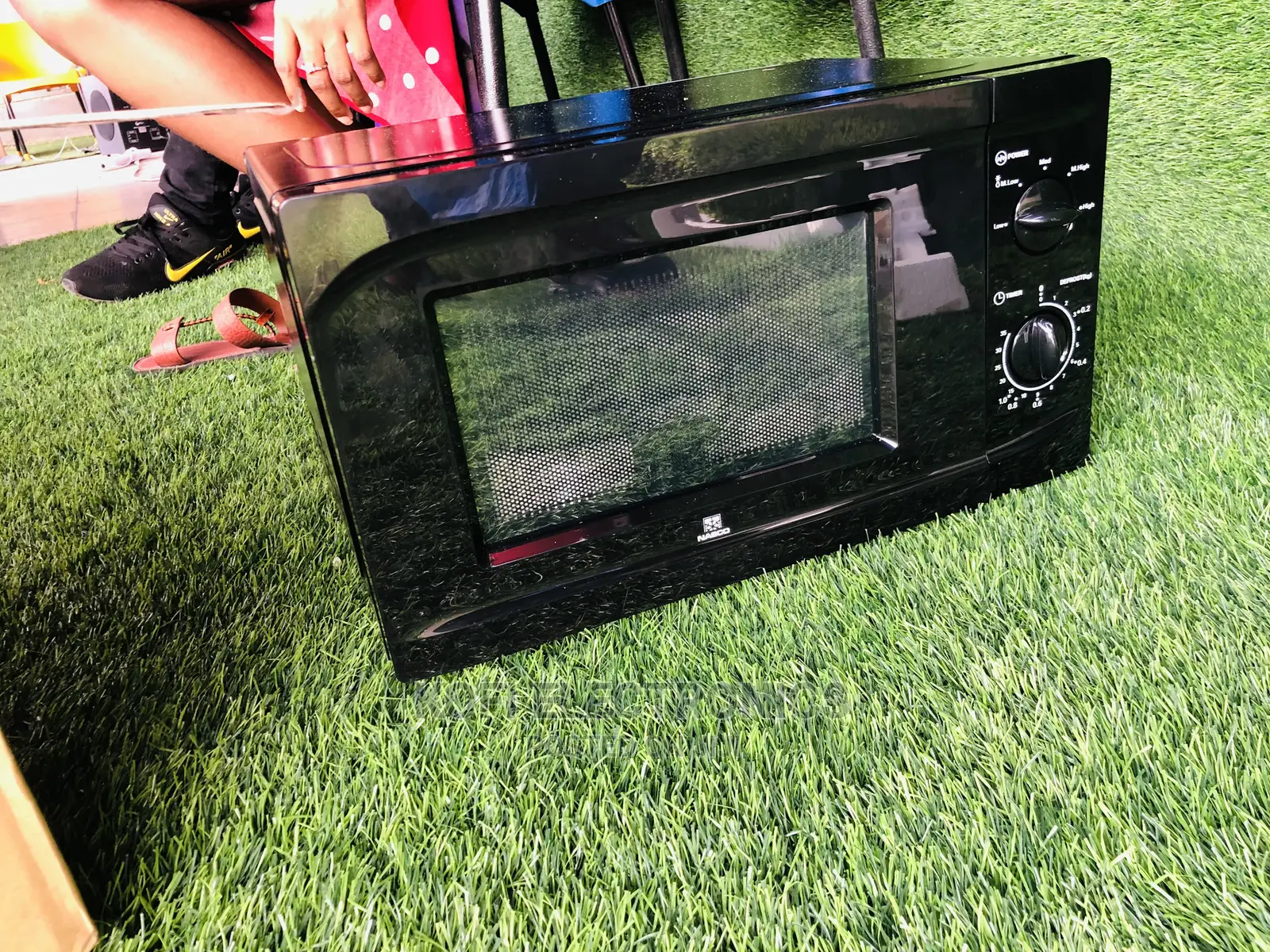 700watts Nasco 20ltrs Solo Microwave [Mw20nas-Pzb]