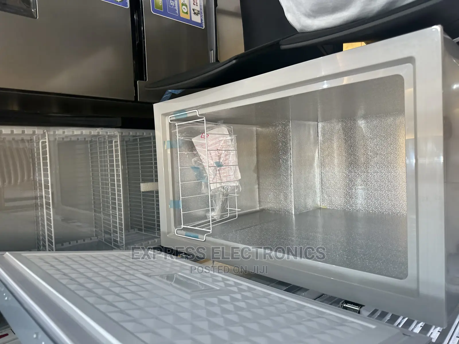 Mesmeric Newly Chest Freezer Zara 200L Single Door