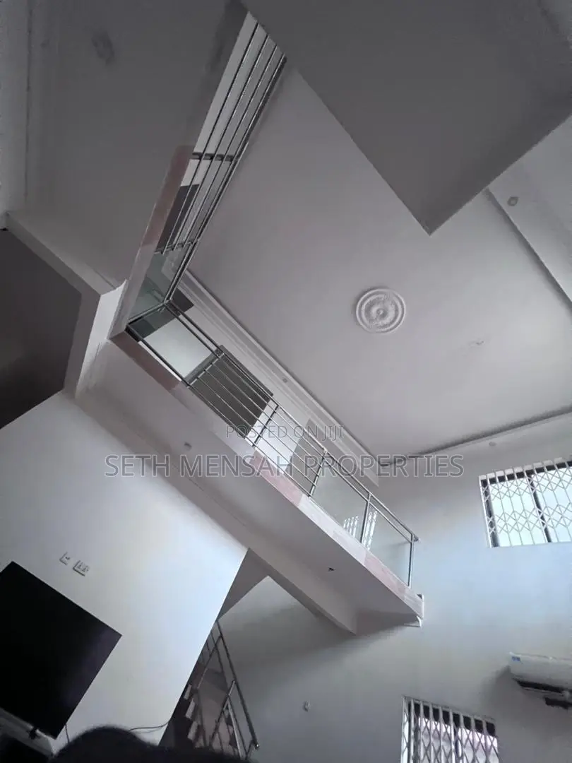 4bdrm House in Oyarifa for Sale