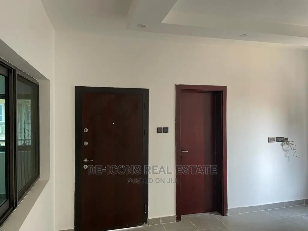 4bdrm Duplex in De-Icons Real Estate, East Legon for Sale