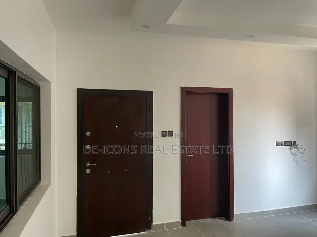 4bdrm Duplex in De-Icons Real Estate, East Legon for Sale