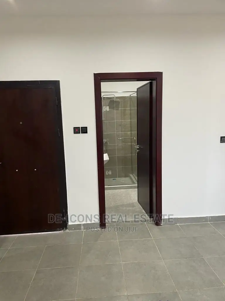 4bdrm Duplex in De-Icons Real Estate, East Legon for Sale