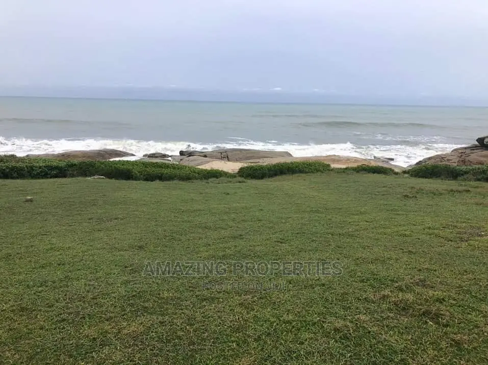 12 Plots of Seafront Land at Ekumfi