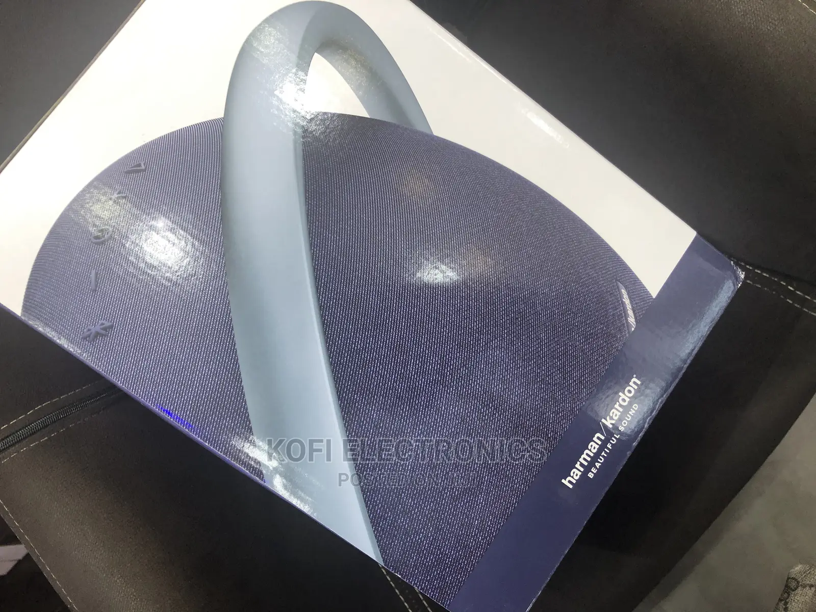 Elegant Crafted Harman Kardon Onyx Studio 7