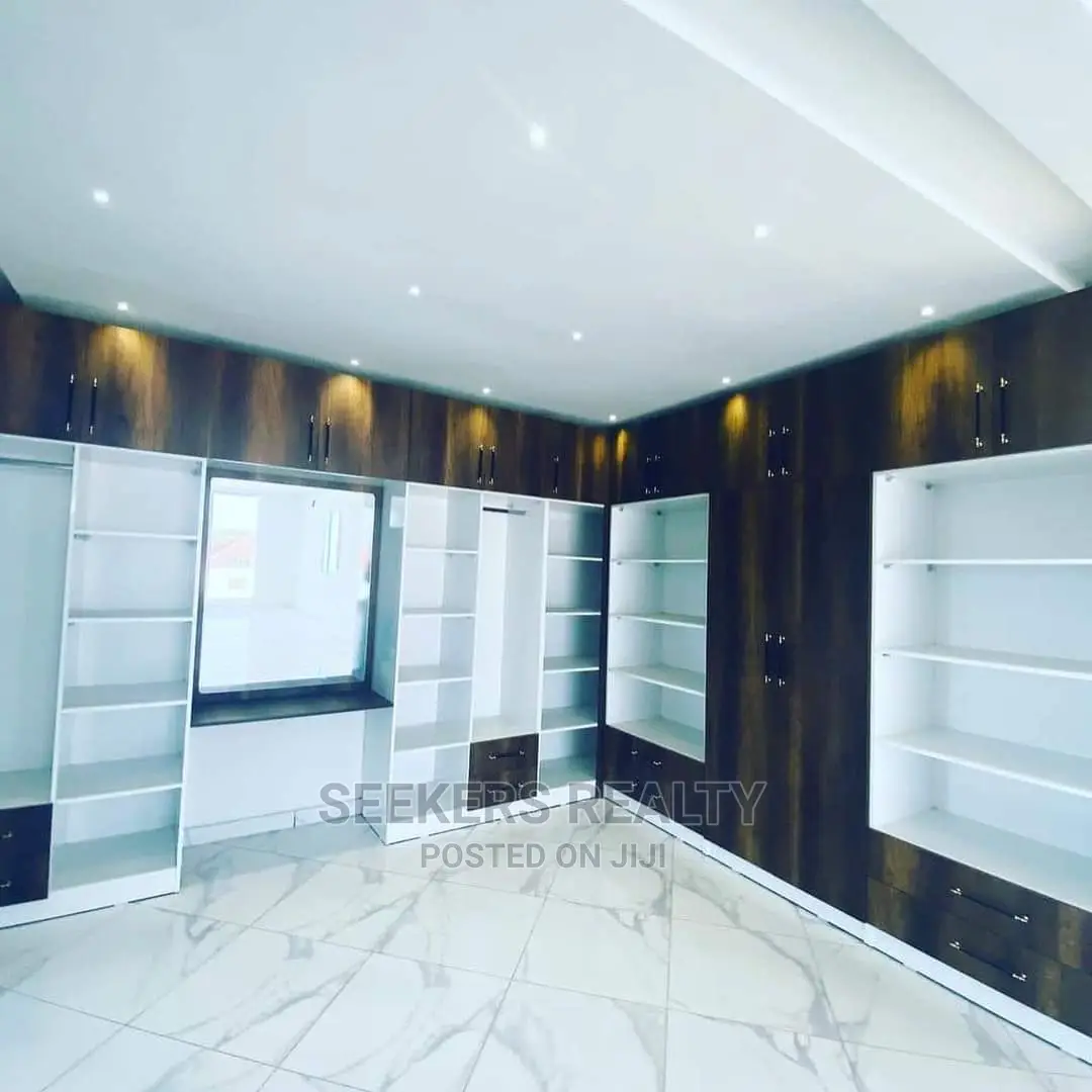 4bdrm House in Seekers Realty, East Legon for Sale