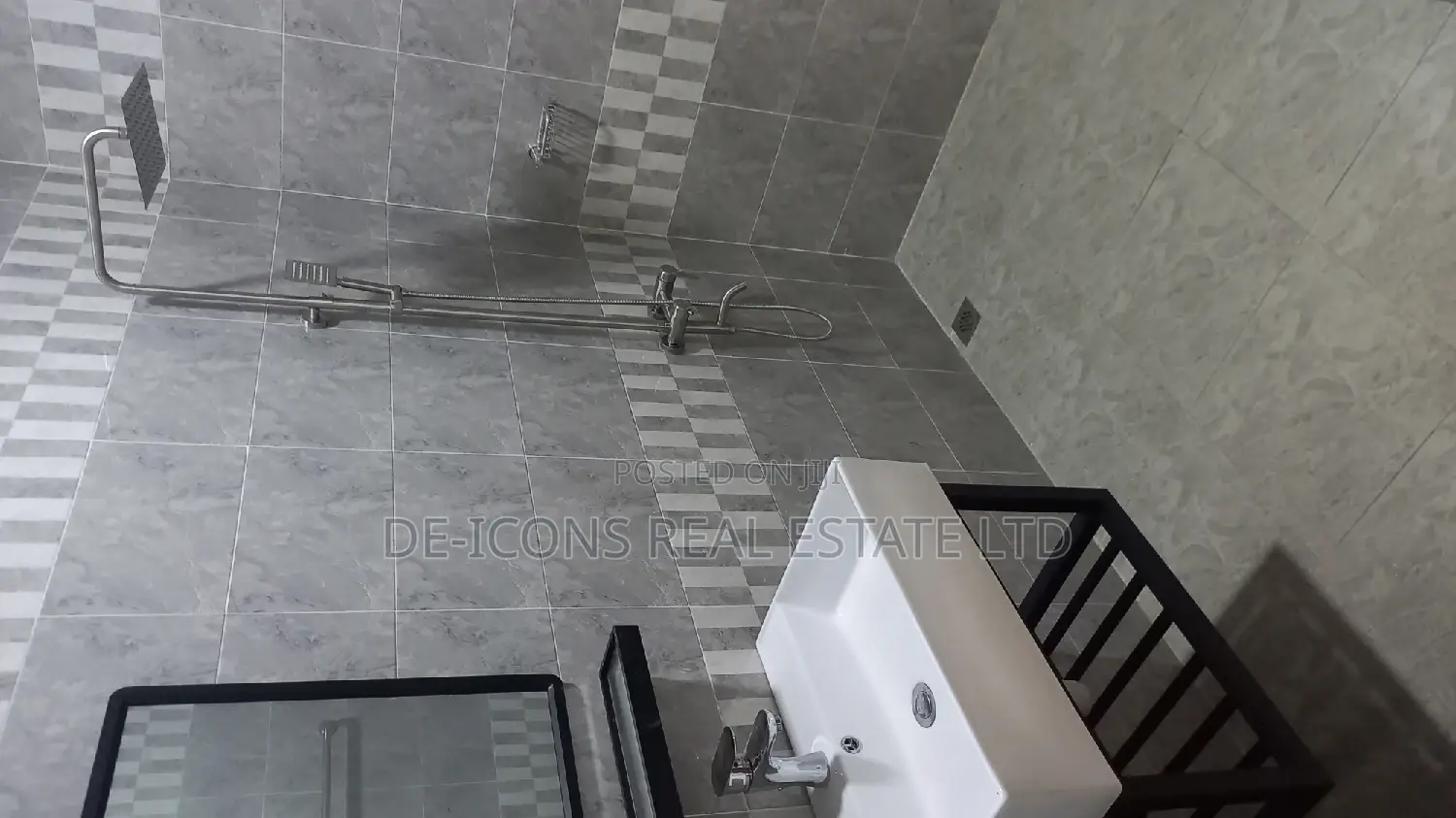 2bdrm Duplex in De-Icons Real Estate, Ga South Municipal for rent