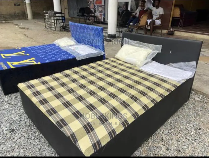 Inbuilt Double Bed Mattress With Pillows