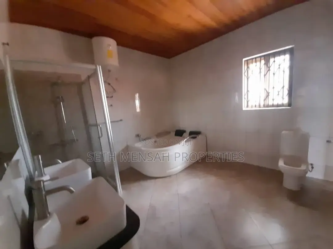 5bdrm Mansion in Skm, Villa Victoria Hotel for Rent
