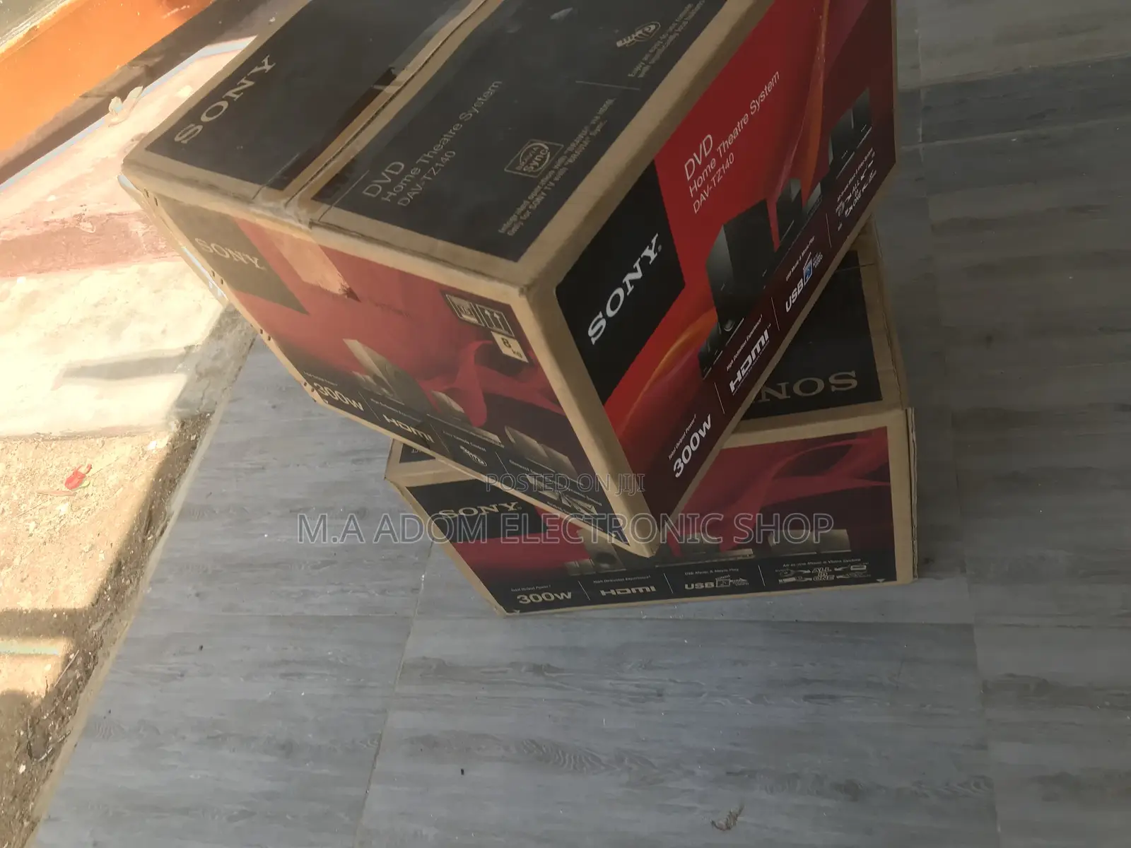 Rich Bass SONY DVD Home Theatre 300W 5.1ch Dav-Tz140