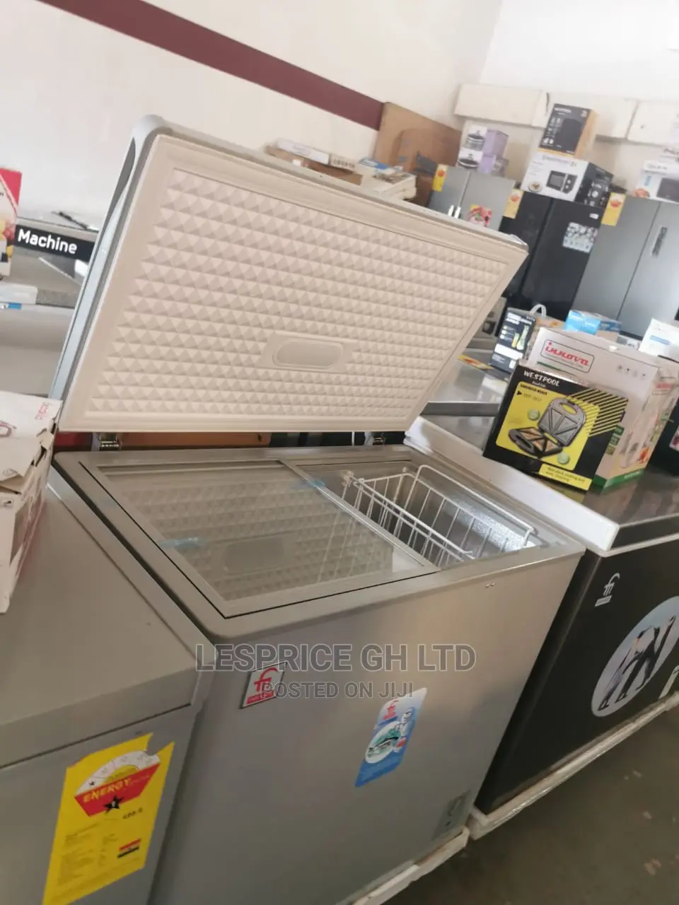 Perfect New Fairmate Chest Freezer 200L