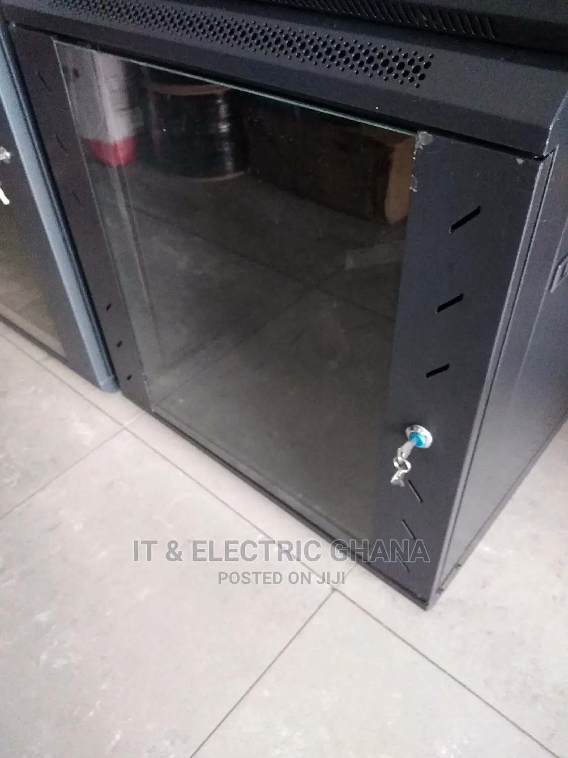 12u Cabinet