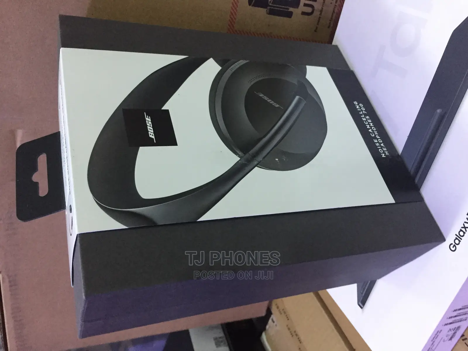 Noice Canceling Headphones 700