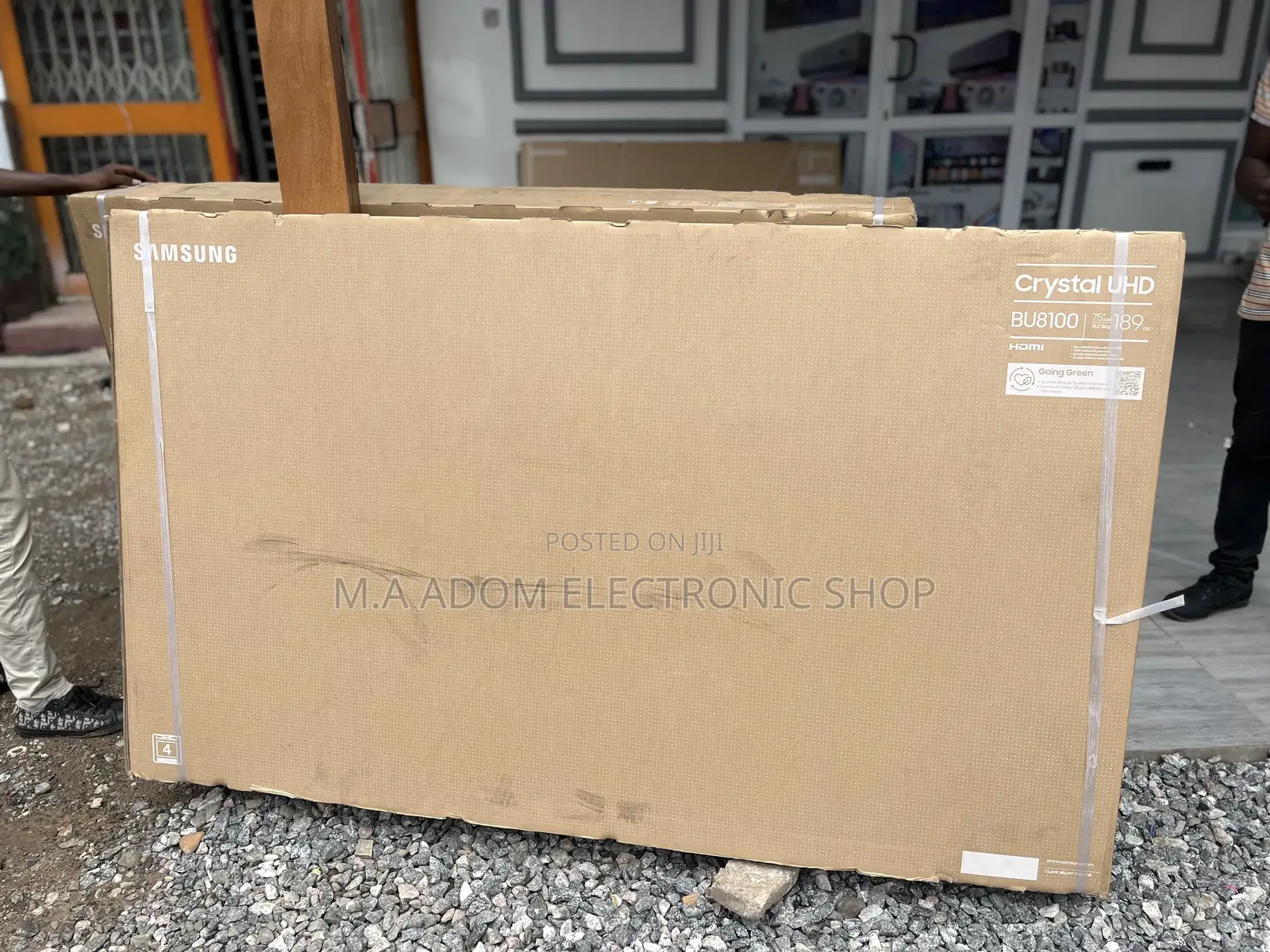 New 2022 Samsung 75” Series 8 Crystal Tv With Smart Remote
