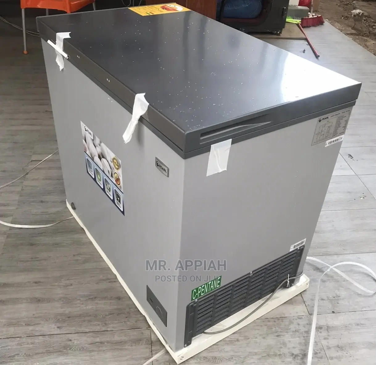 Super Cooling Pearl PCF- Chest Freezer - 147 Litres Silver