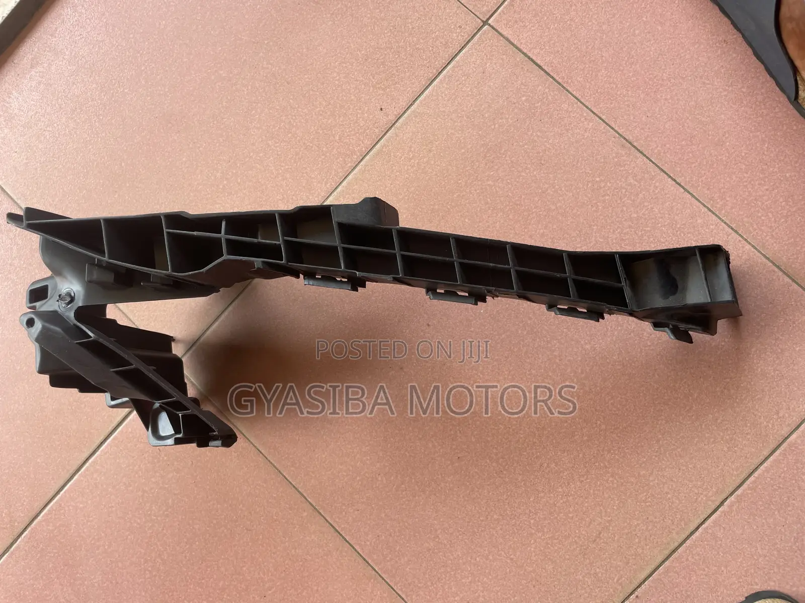 CRV 2015-2016 Headlight Bracket