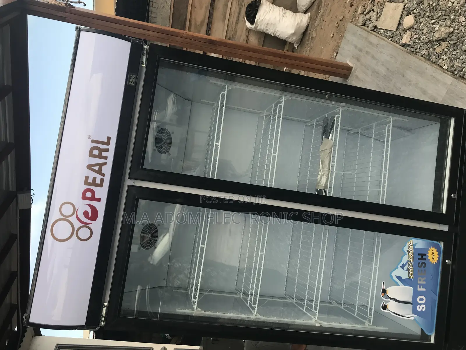 Fresh Pearl PVC 73 568litres Display Fridge
