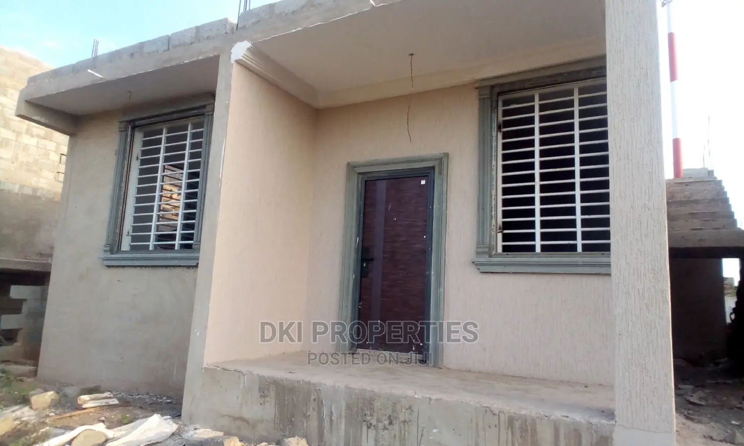 4bdrm House in Dki Properties, Adenta for sale