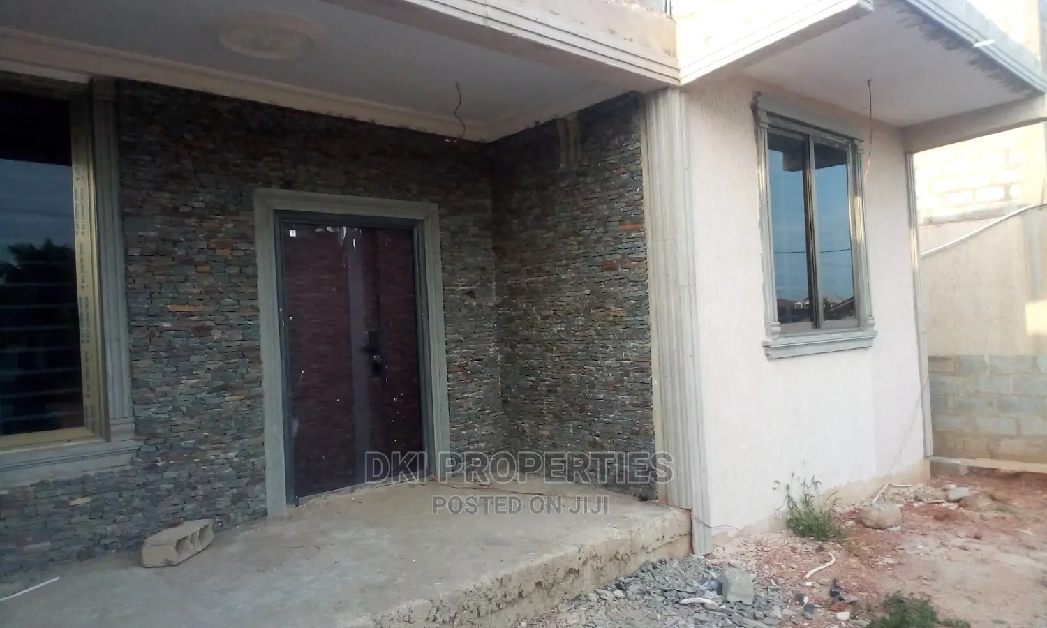 4bdrm House in Dki Properties, Adenta for sale