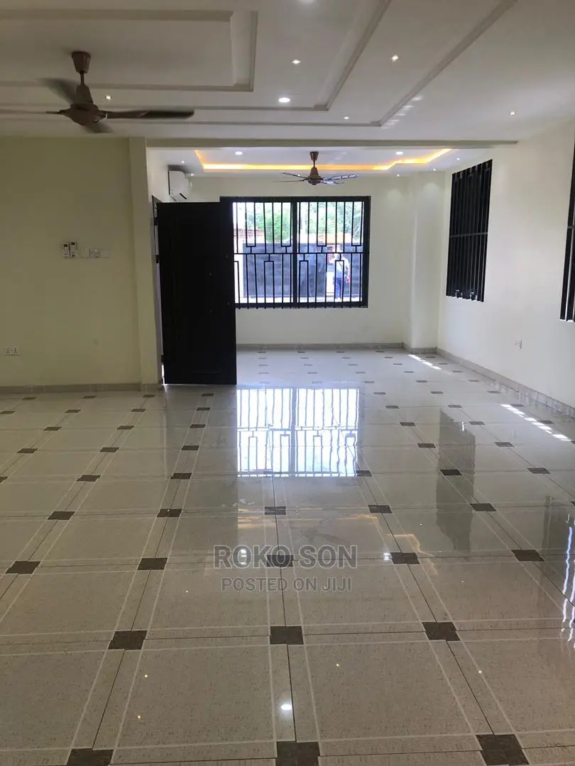 4bdrm Duplex in Dr Roko, North Legon for Sale