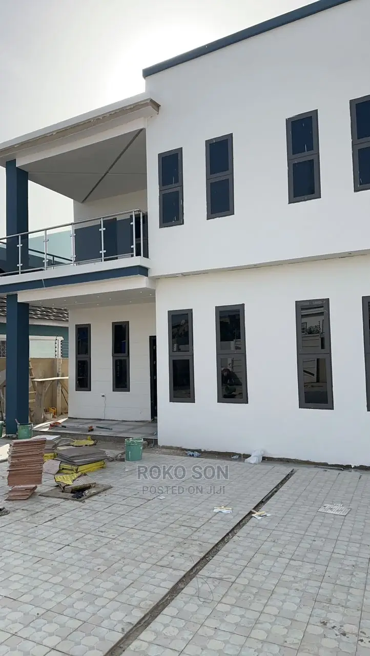 5bdrm Duplex in Dr Roko, Accra Metropolitan for sale