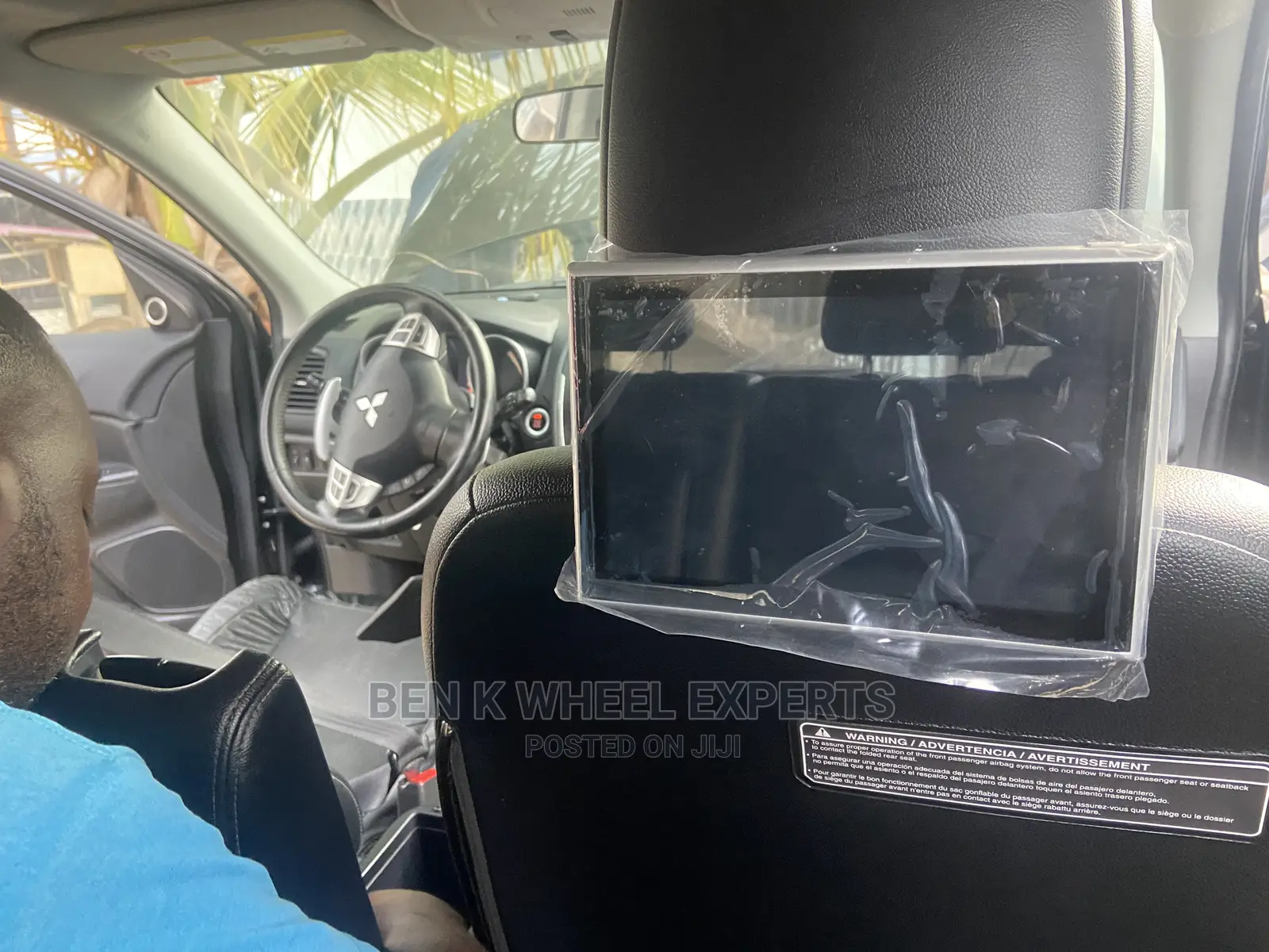 Back Seat Head Monitor