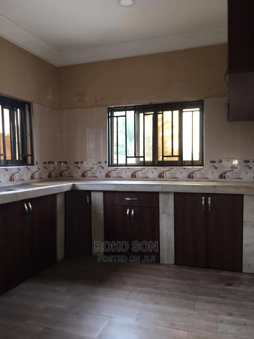 2bdrm Apartment in Dr Roko, Ablekuma for rent